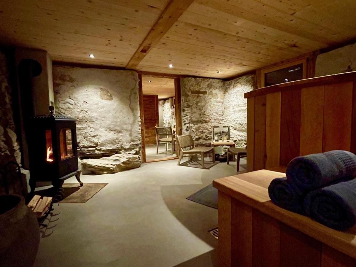 Alpen Charme - Chalet D'Hotes Et Spa Bed and Breakfast Gsteig Esterno foto