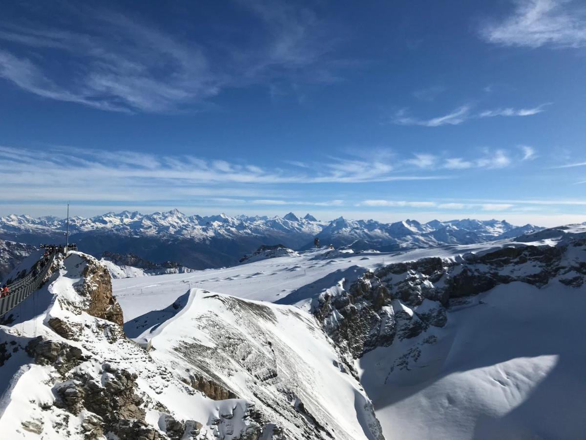 Alpen Charme - Chalet D'Hotes Et Spa Bed and Breakfast Gsteig Esterno foto