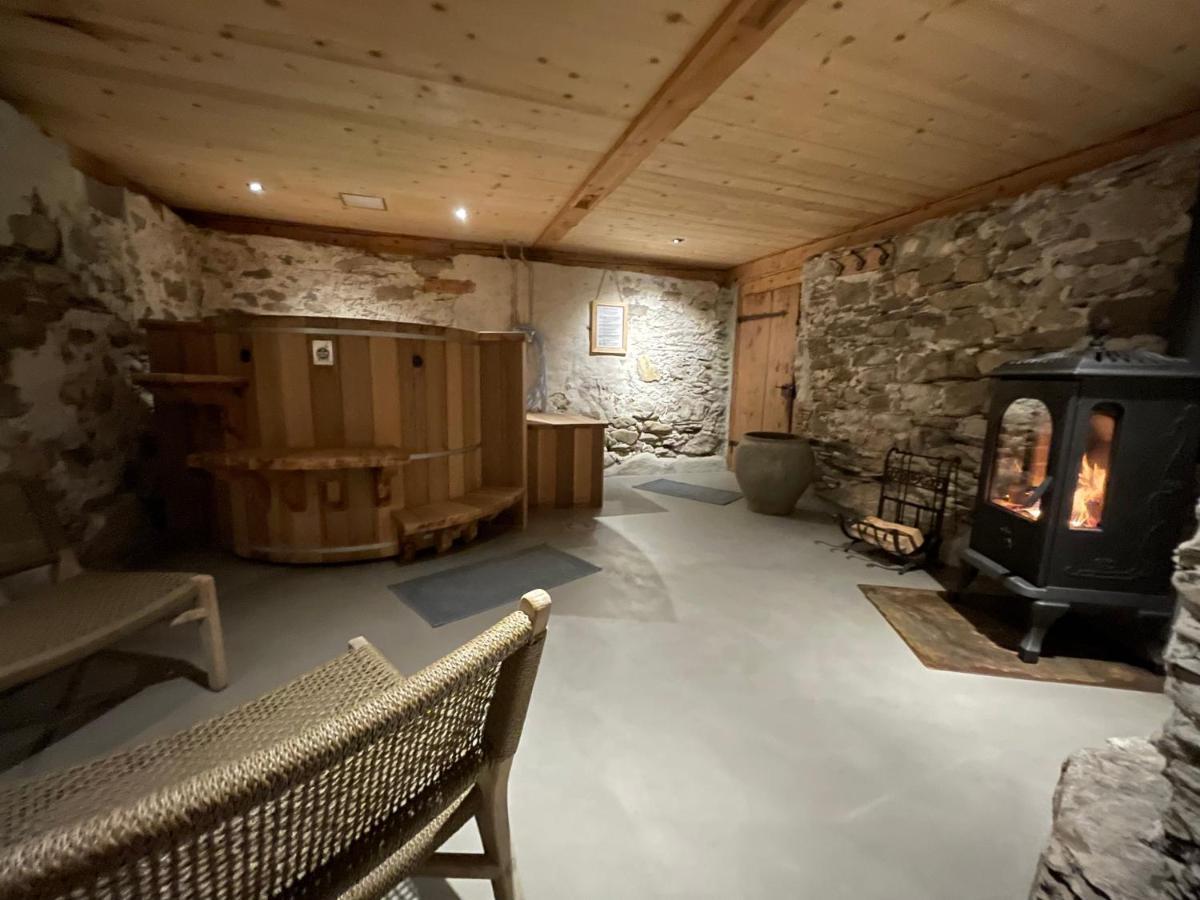 Alpen Charme - Chalet D'Hotes Et Spa Bed and Breakfast Gsteig Esterno foto